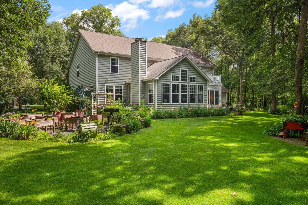 3933 Timberland Drive Wheatfield, IN 46392