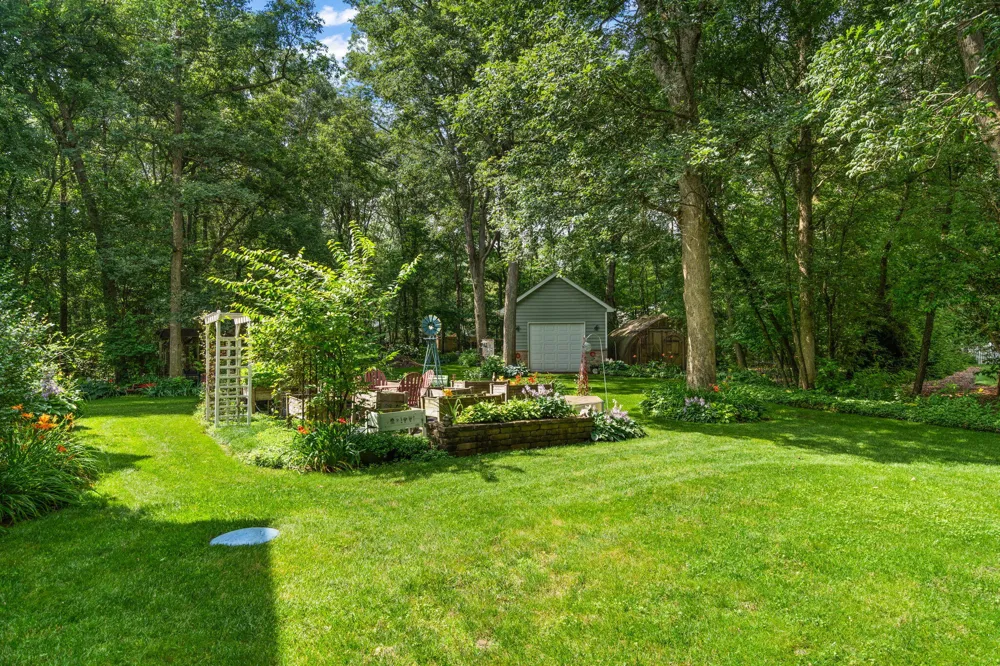 3933 Timberland Drive Wheatfield, IN 46392