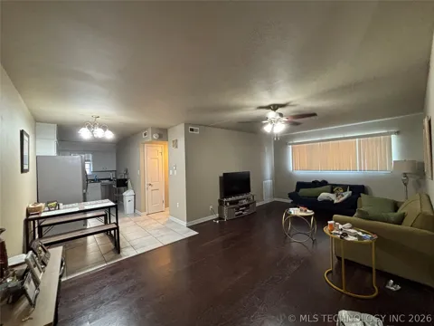 1313 E 48th Street #4