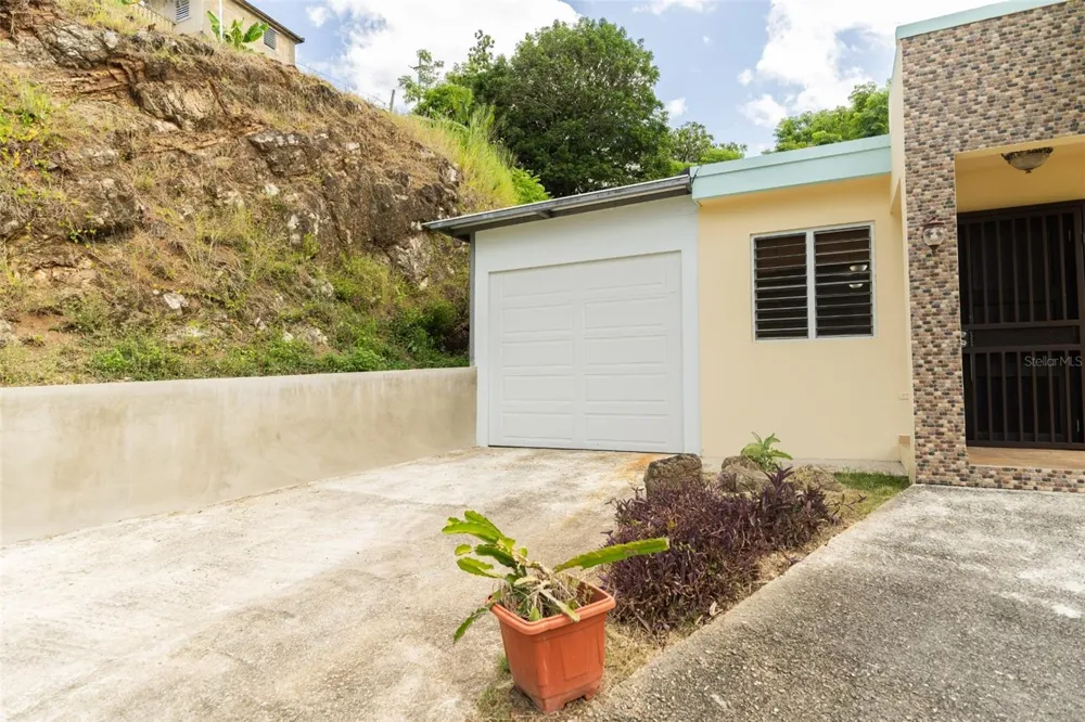 Carr 414 SECTOR LOS PUENTES Rincon, PR 00677