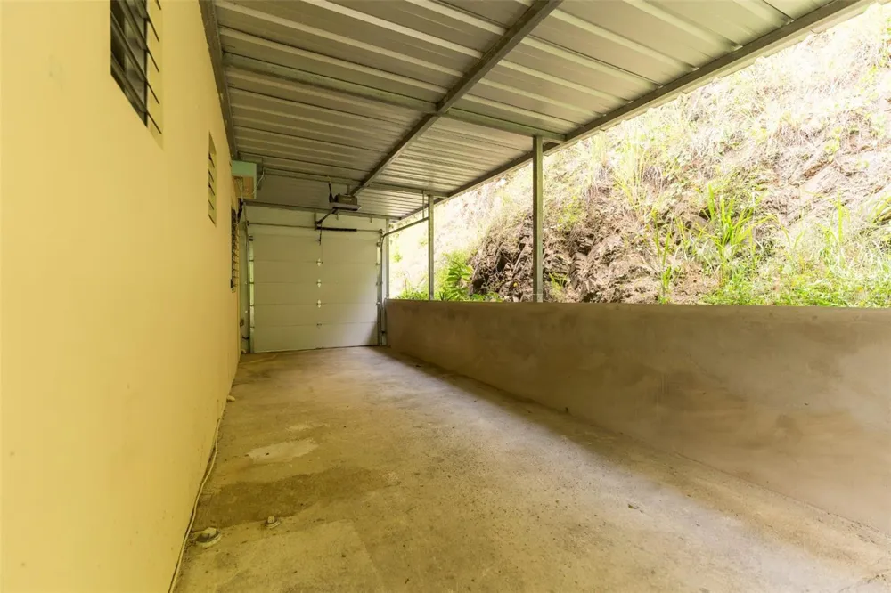 Carr 414 SECTOR LOS PUENTES Rincon, PR 00677