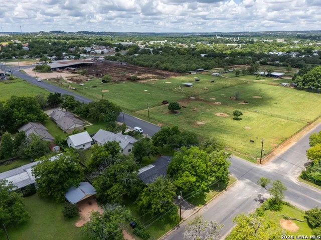 599 E HIGHWAY ST Fredericksburg, TX 78624