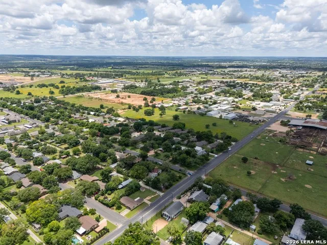 599 E HIGHWAY ST Fredericksburg, TX 78624