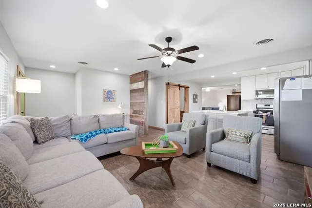 599 E HIGHWAY ST Fredericksburg, TX 78624