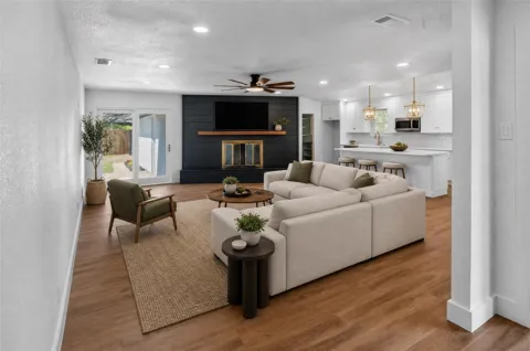 1708 HIGH POINT CIRCLE