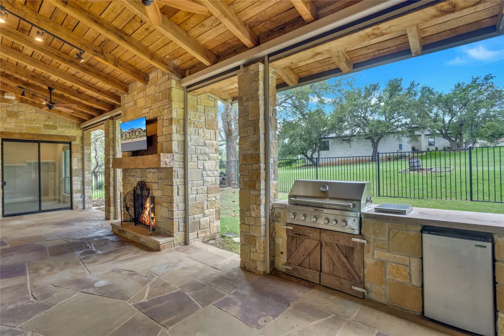 101 Fox Fur Horseshoe Bay, TX 78657