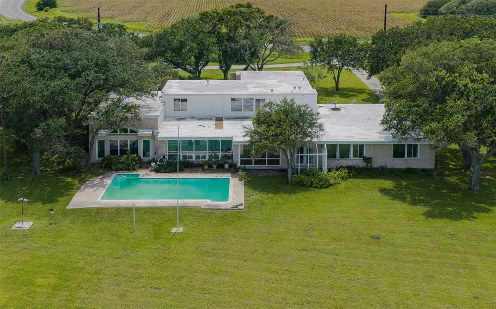1700 S Virginia Port Lavaca, TX 77979