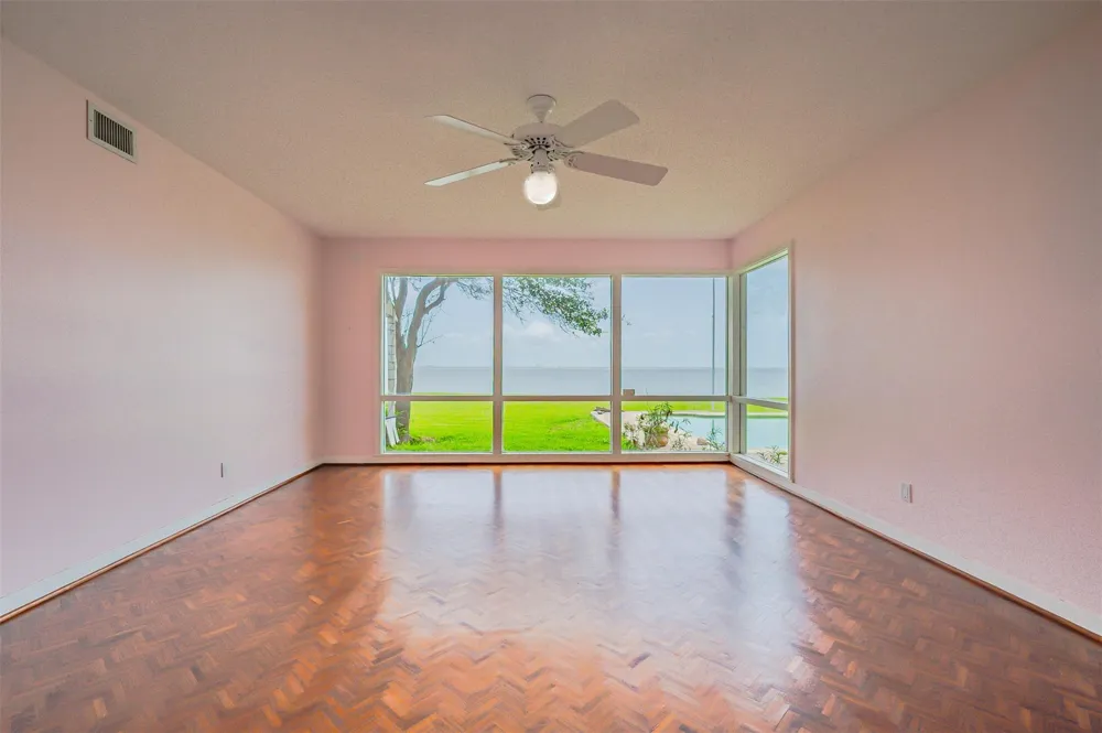 1700 S Virginia Port Lavaca, TX 77979
