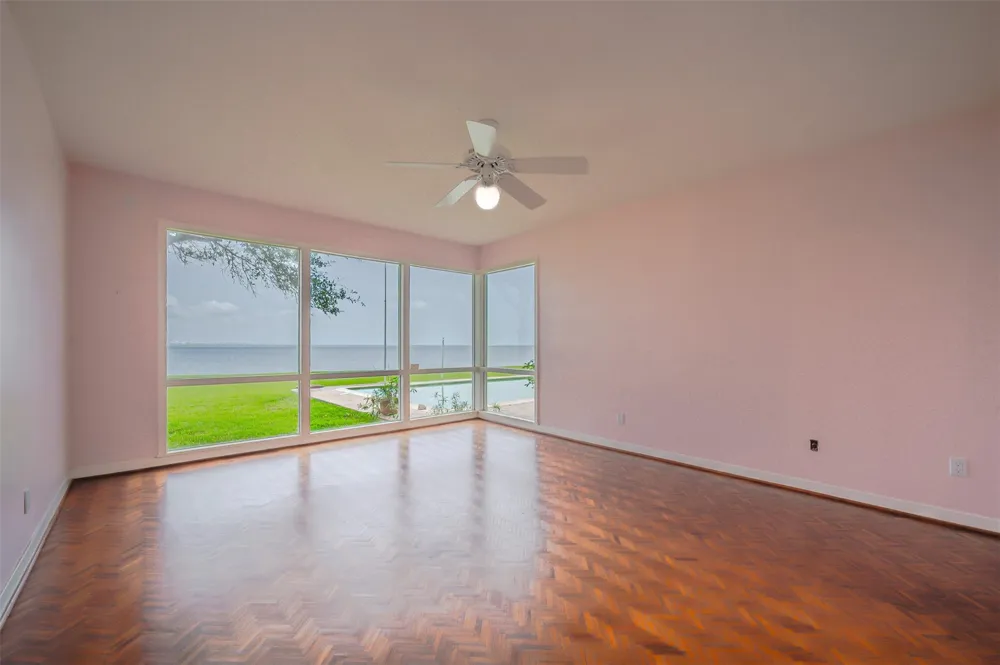 1700 S Virginia Port Lavaca, TX 77979