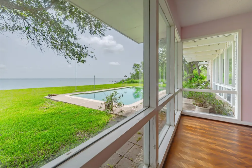 1700 S Virginia Port Lavaca, TX 77979