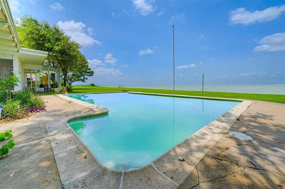 1700 S Virginia Port Lavaca, TX 77979