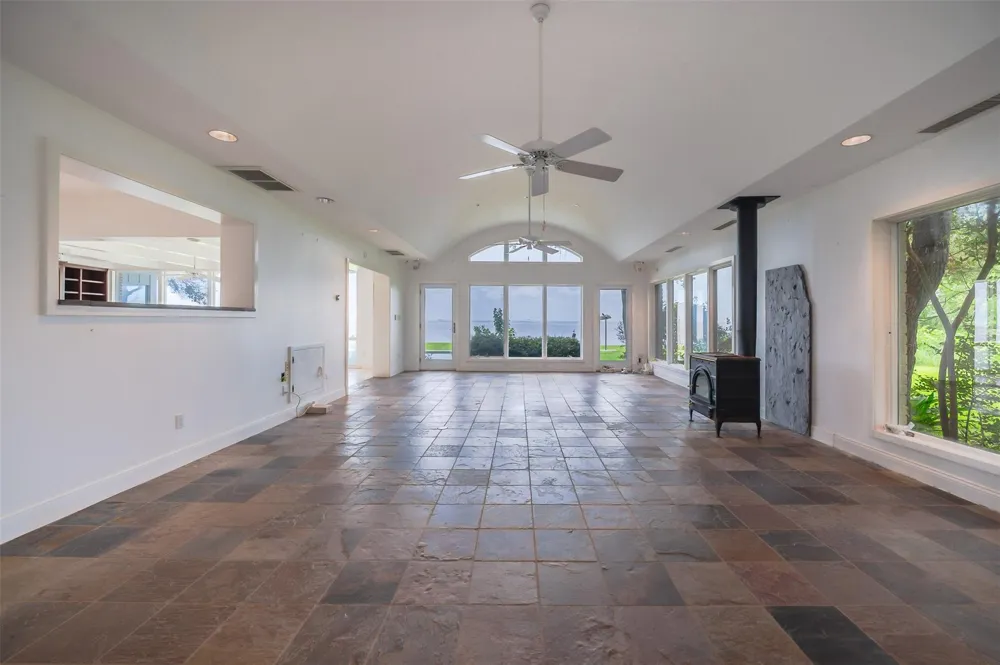 1700 S Virginia Port Lavaca, TX 77979
