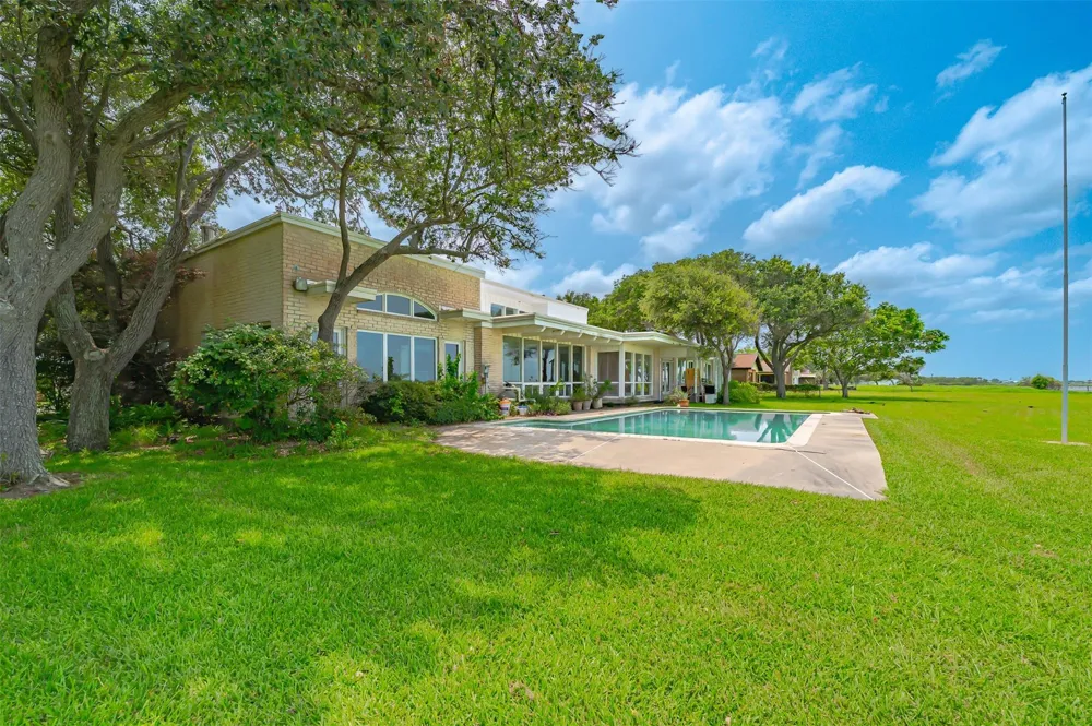 1700 S Virginia Port Lavaca, TX 77979