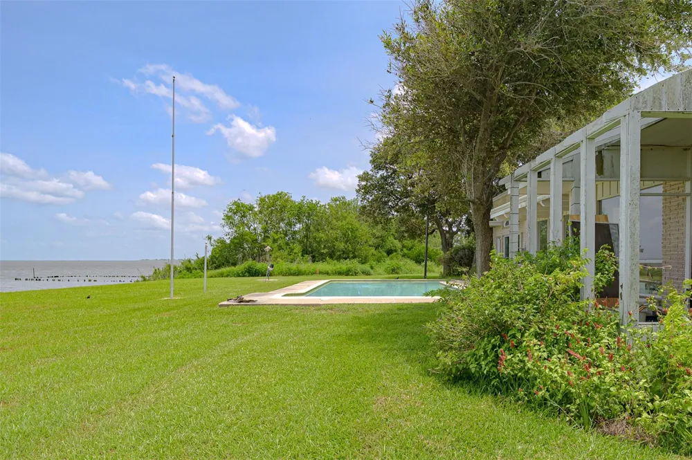 1700 S Virginia Port Lavaca, TX 77979
