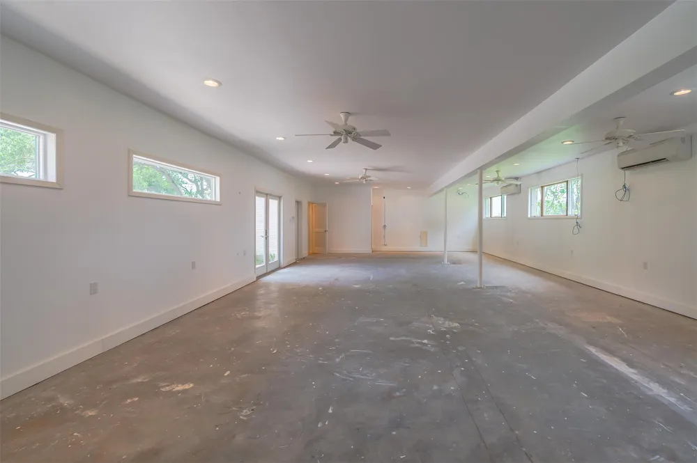 1700 S Virginia Port Lavaca, TX 77979