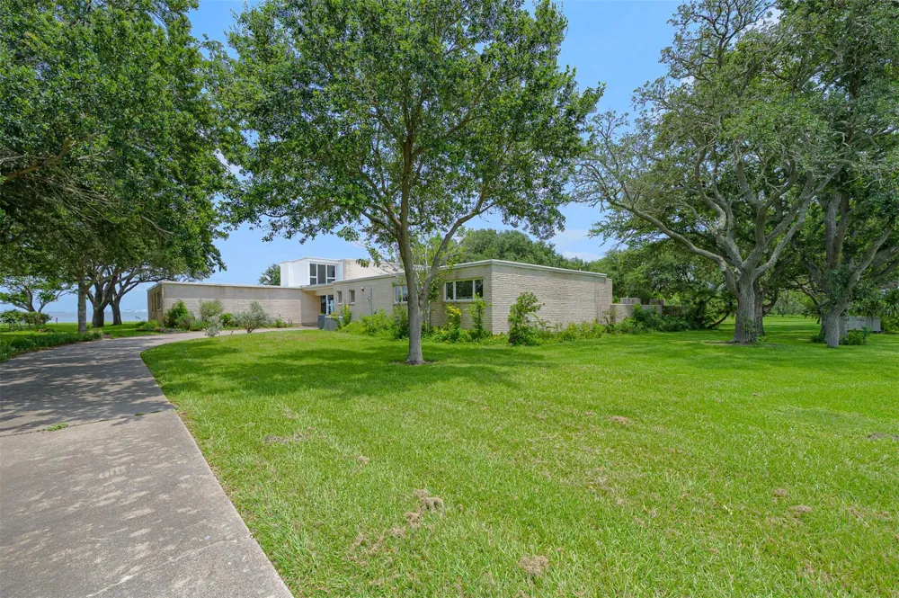 1700 S Virginia Port Lavaca, TX 77979