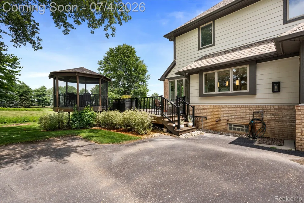 55550 Lee Road Lyon Charter Township, MI 48165