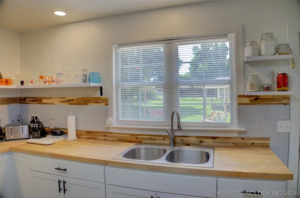 1828 E 10th Street Okmulgee, OK 74447