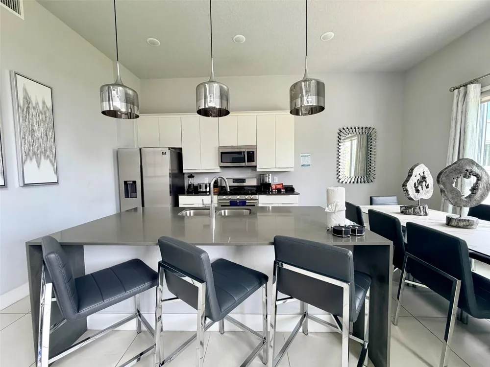 7770 SANDY RIDGE DRIVE #207 Reunion, FL 34747