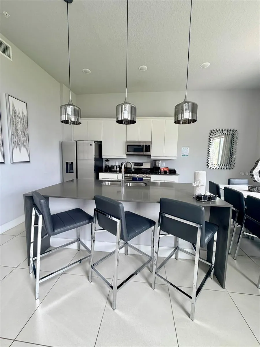 7770 SANDY RIDGE DRIVE #207 Reunion, FL 34747