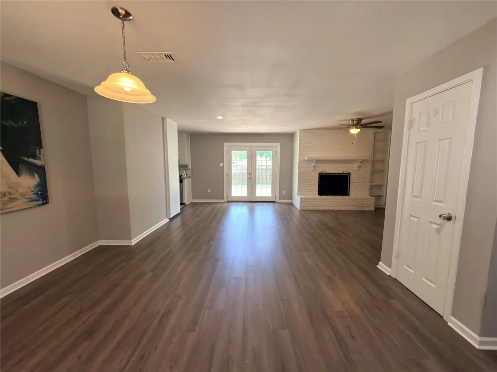 900 Prestwick Street Bedford, TX 76022