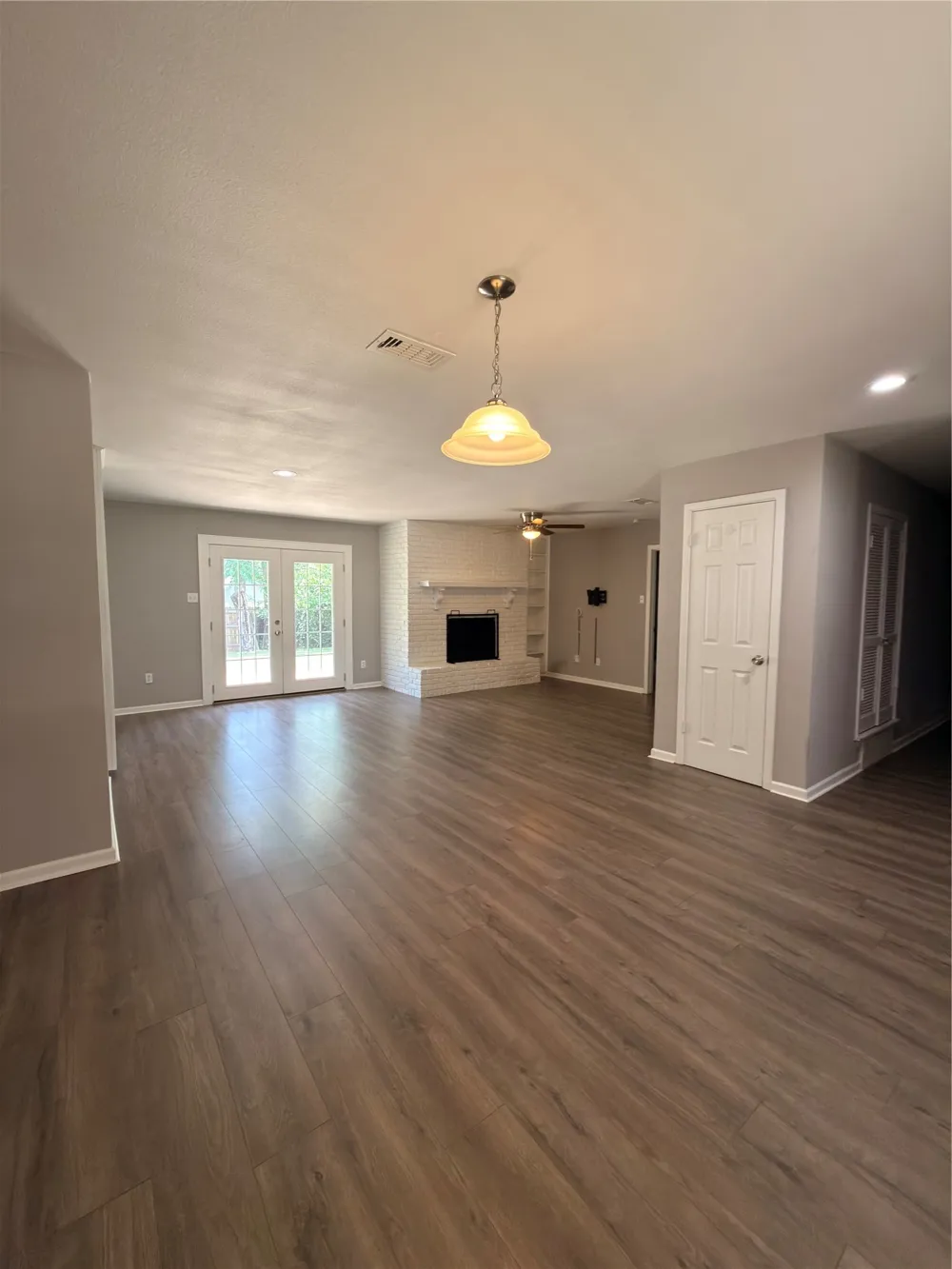 900 Prestwick Street Bedford, TX 76022