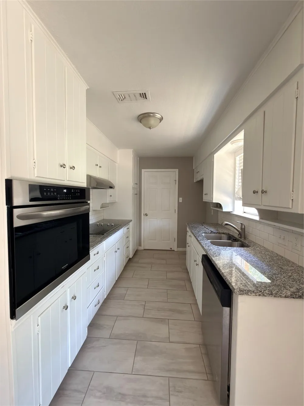 900 Prestwick Street Bedford, TX 76022