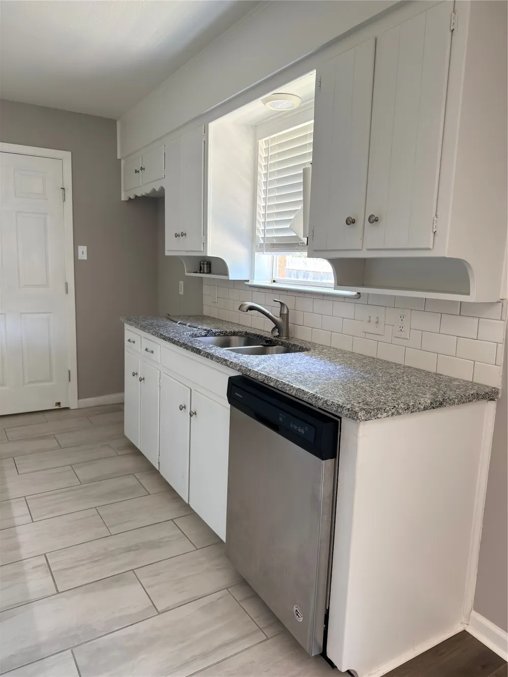 900 Prestwick Street Bedford, TX 76022