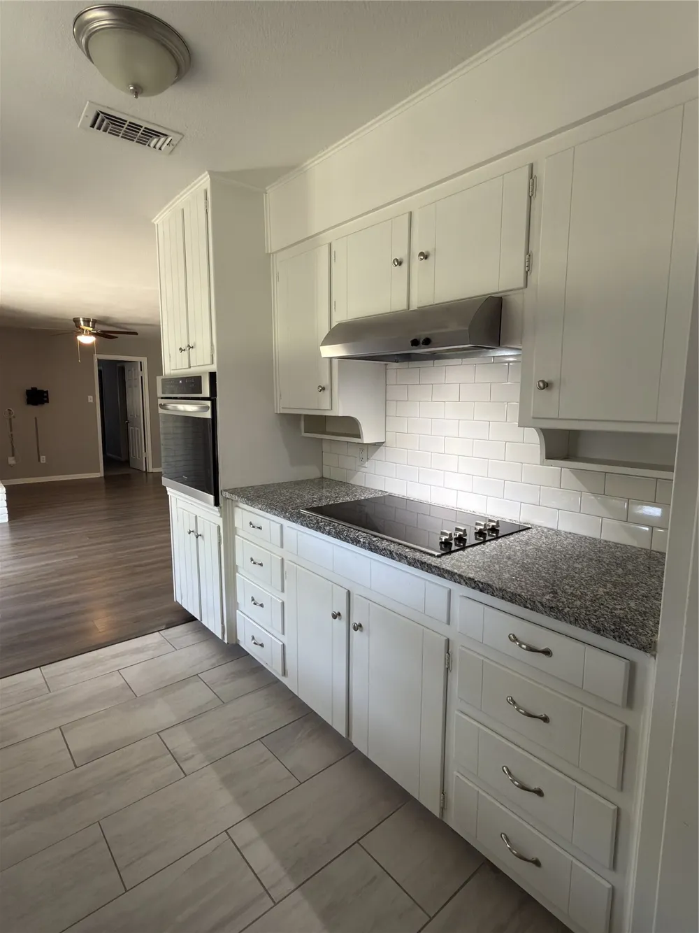 900 Prestwick Street Bedford, TX 76022