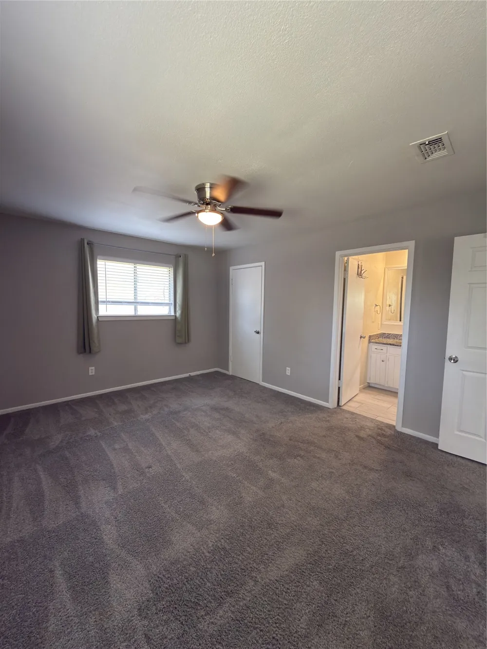 900 Prestwick Street Bedford, TX 76022