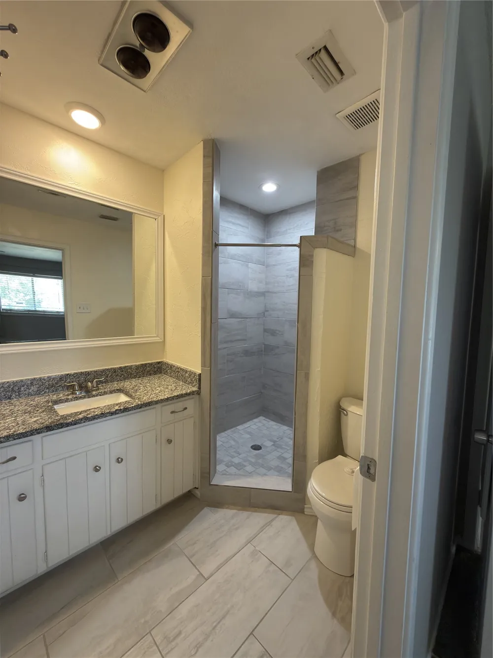 900 Prestwick Street Bedford, TX 76022