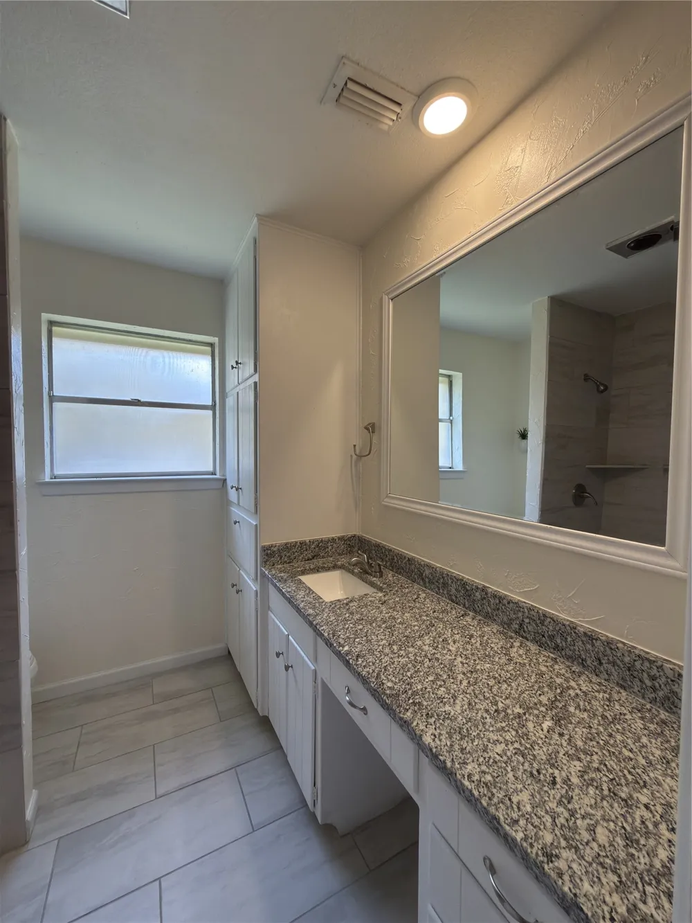 900 Prestwick Street Bedford, TX 76022