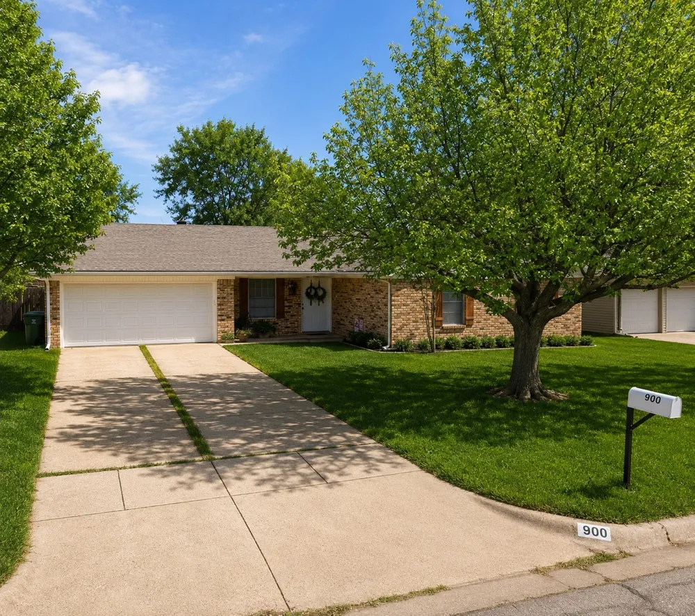 900 Prestwick Street Bedford, TX 76022