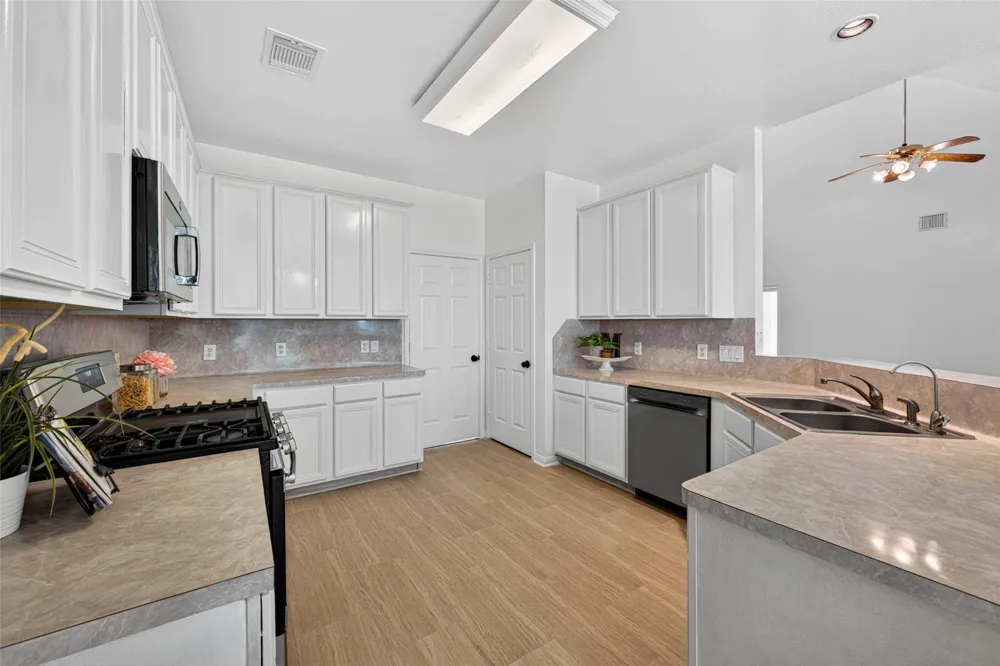 13910 Sunset View Drive Houston, TX 77083