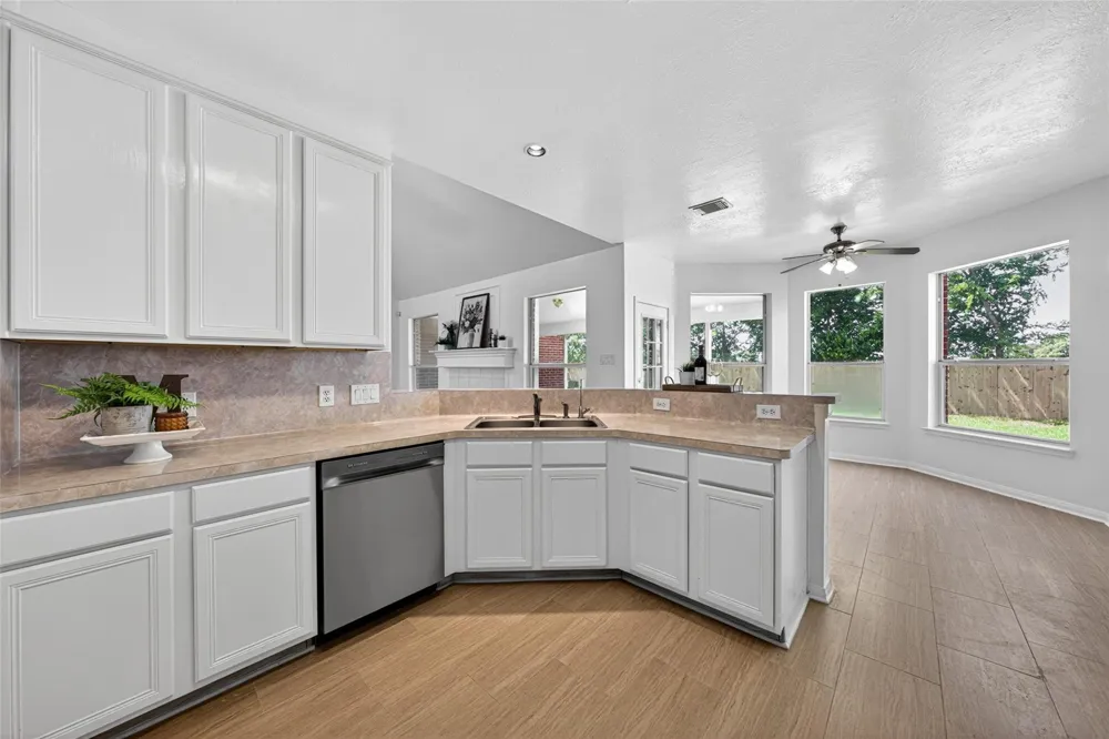 13910 Sunset View Drive Houston, TX 77083