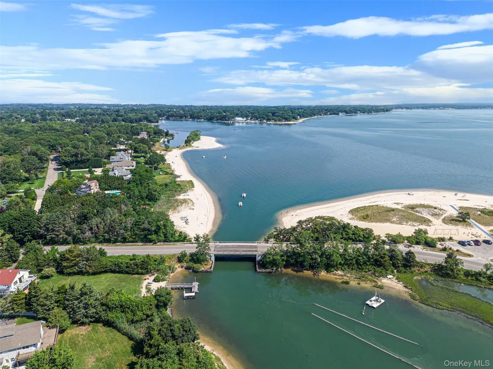 1075 Ships Drive Southold, NY 11971