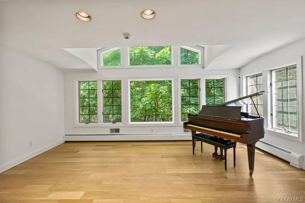 21 Ardsley Drive New City, NY 10956