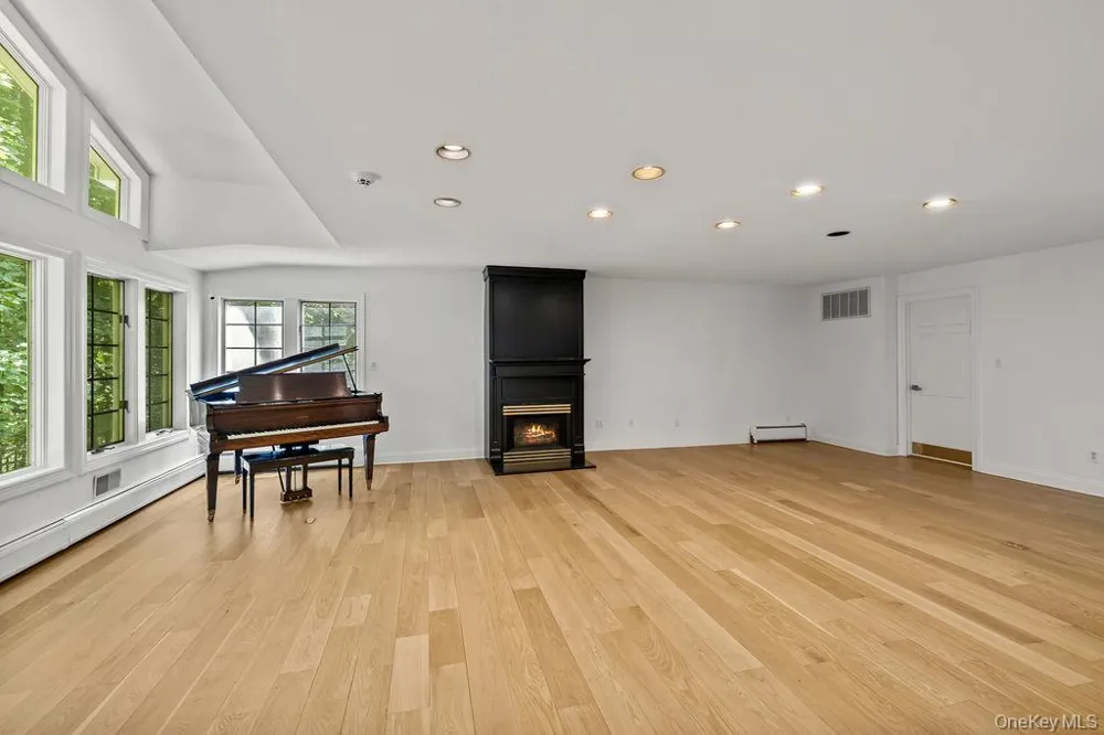 21 Ardsley Drive New City, NY 10956