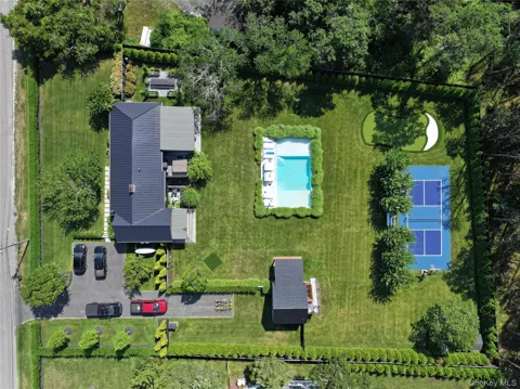 32 Inlet Road W