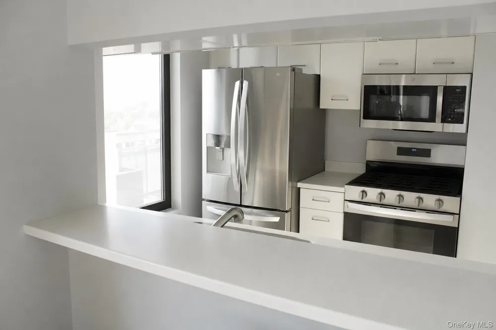 4 Martine Avenue #905 White Plains, NY 10606