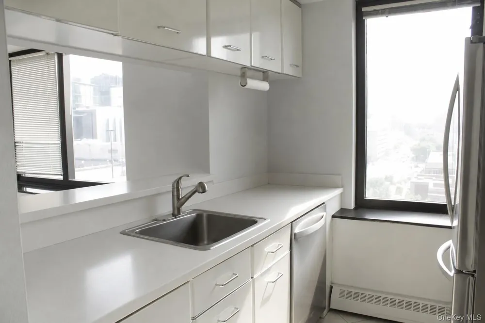 4 Martine Avenue #905 White Plains, NY 10606