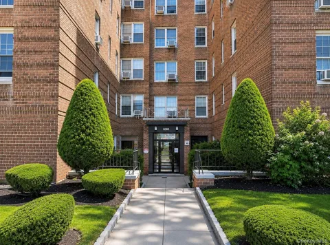 6385 Woodhaven Boulevard #5A2