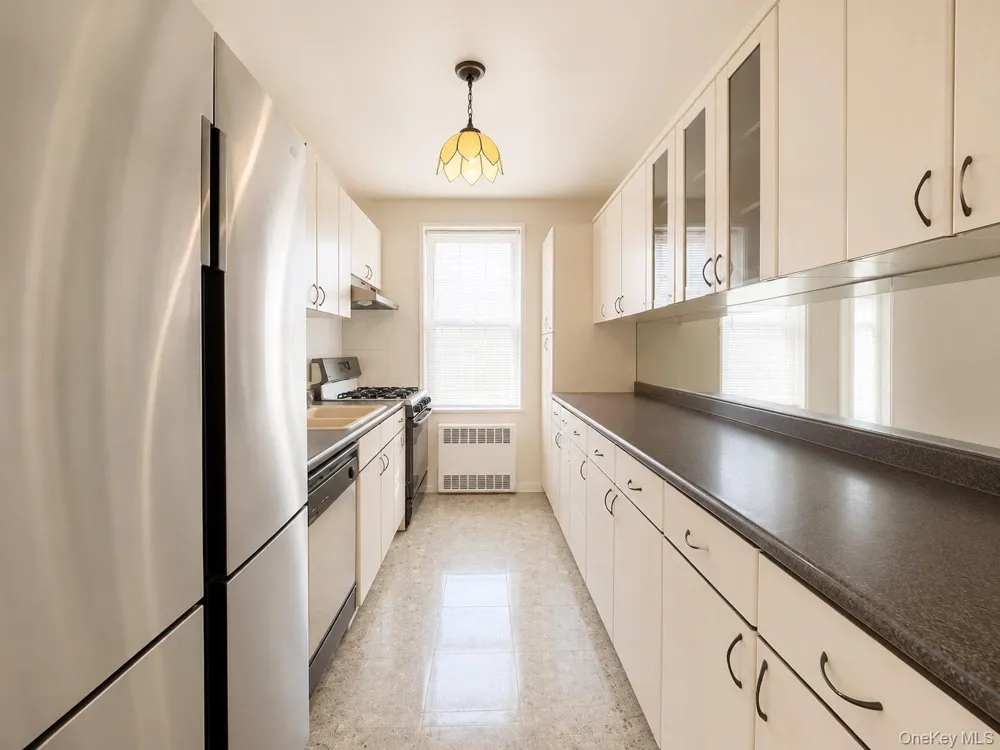 6385 Woodhaven Boulevard #5A2 Rego Park, NY 11374