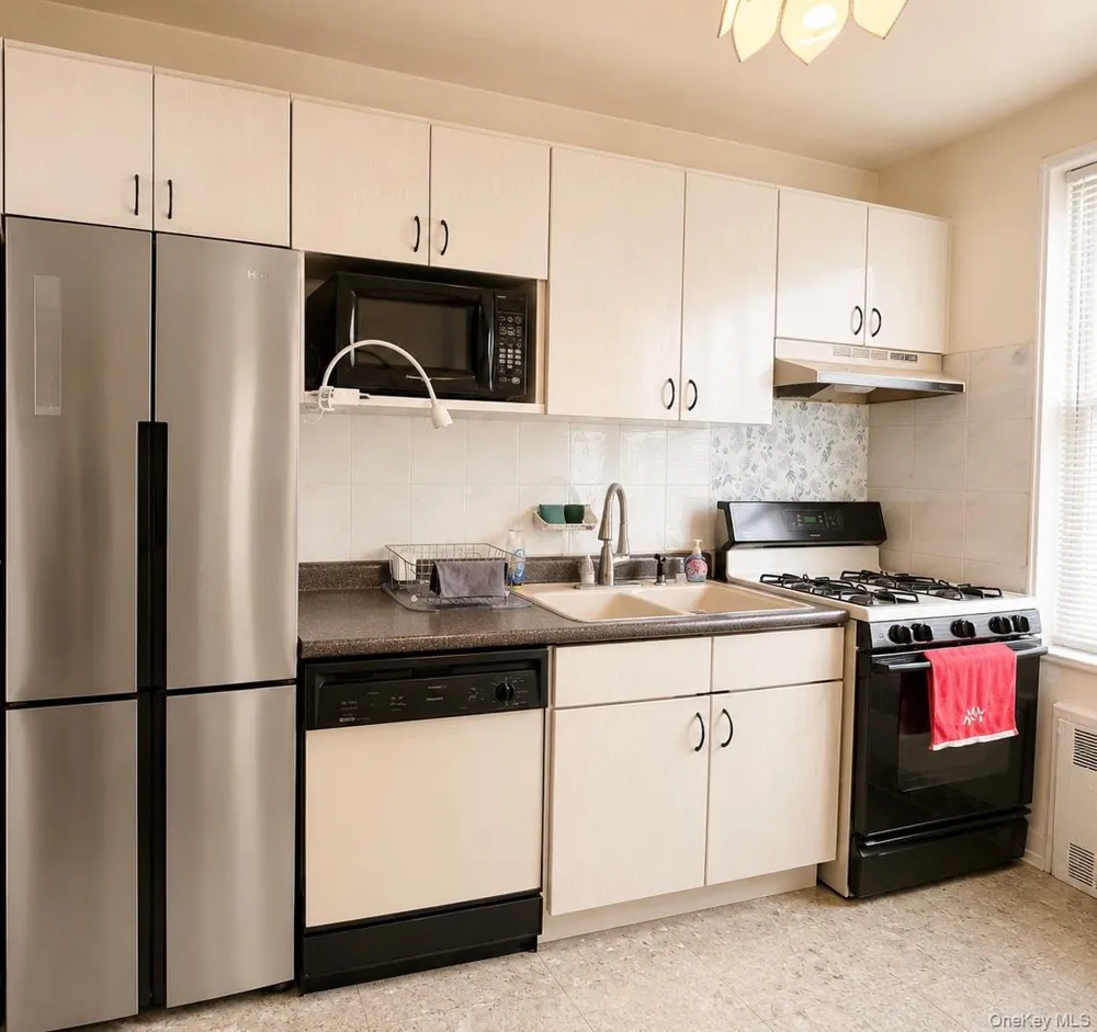 6385 Woodhaven Boulevard #5A2 Rego Park, NY 11374