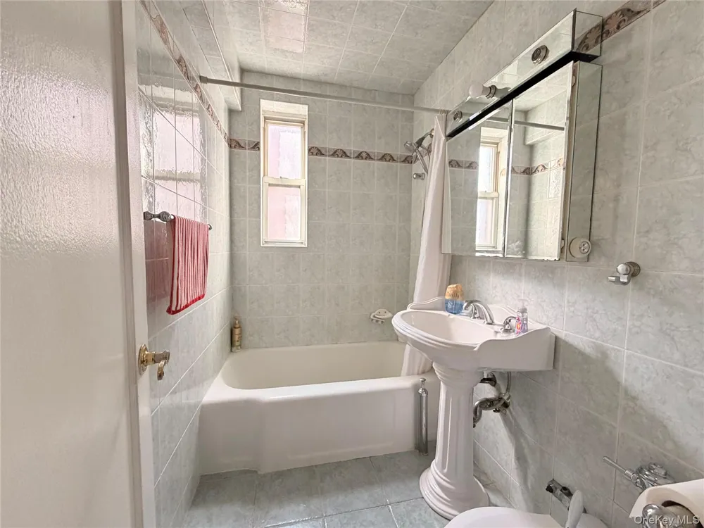 6385 Woodhaven Boulevard #5A2 Rego Park, NY 11374