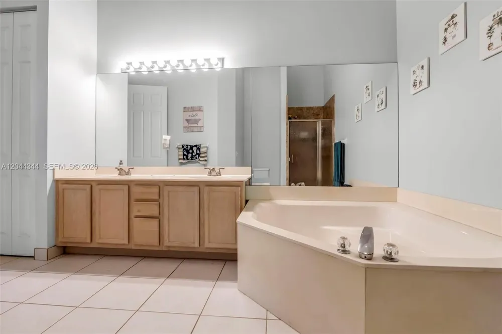 126 Spruce St Boynton Beach, FL 33426