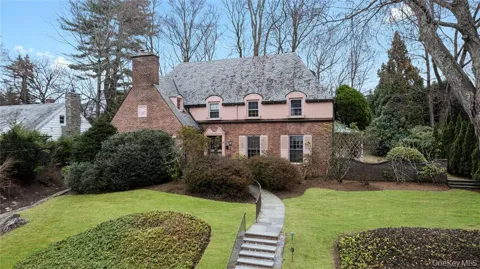 6 Fox Meadow Road