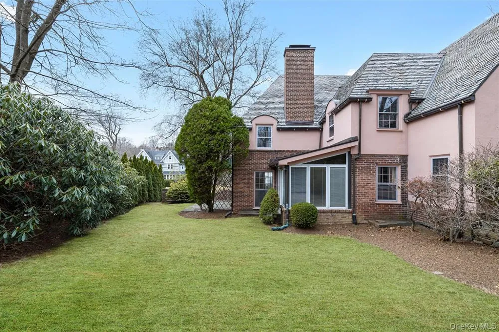 6 Fox Meadow Road Scarsdale, NY 10583