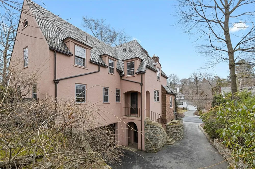 6 Fox Meadow Road Scarsdale, NY 10583
