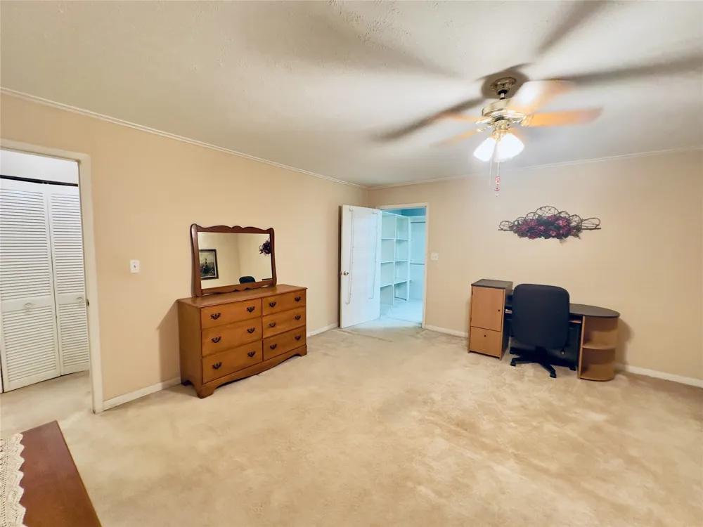 230 Scenic Loop Hawkins, TX 75765